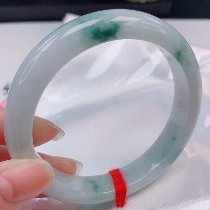 翡翠手镯未镶嵌58圈