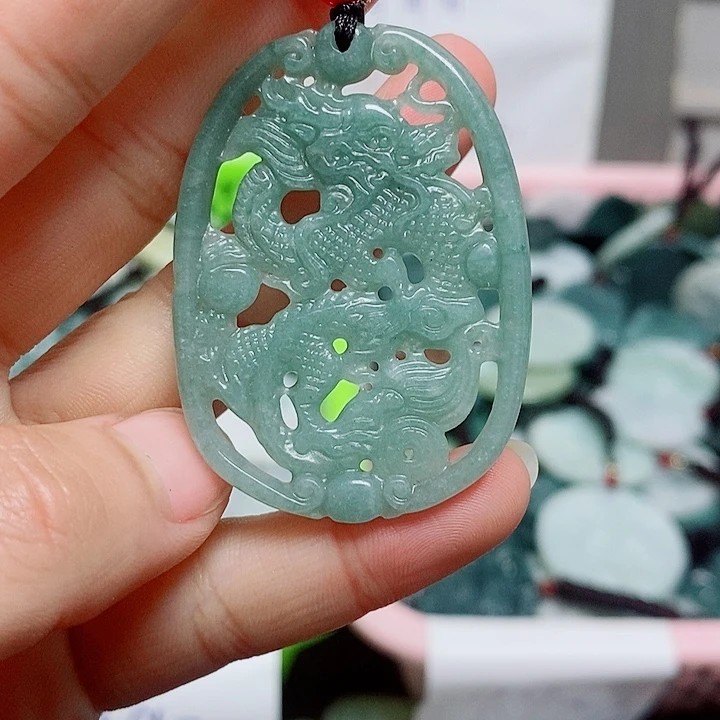 翡翠颈饰未镶嵌纯天然