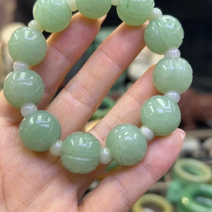 未镶嵌手镯石英岩玉