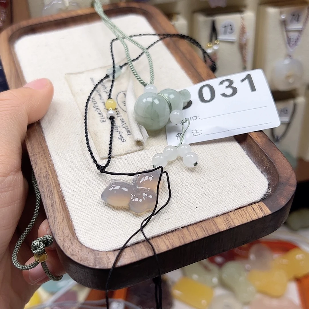 玛瑙/玉髓颈饰合金擒****”