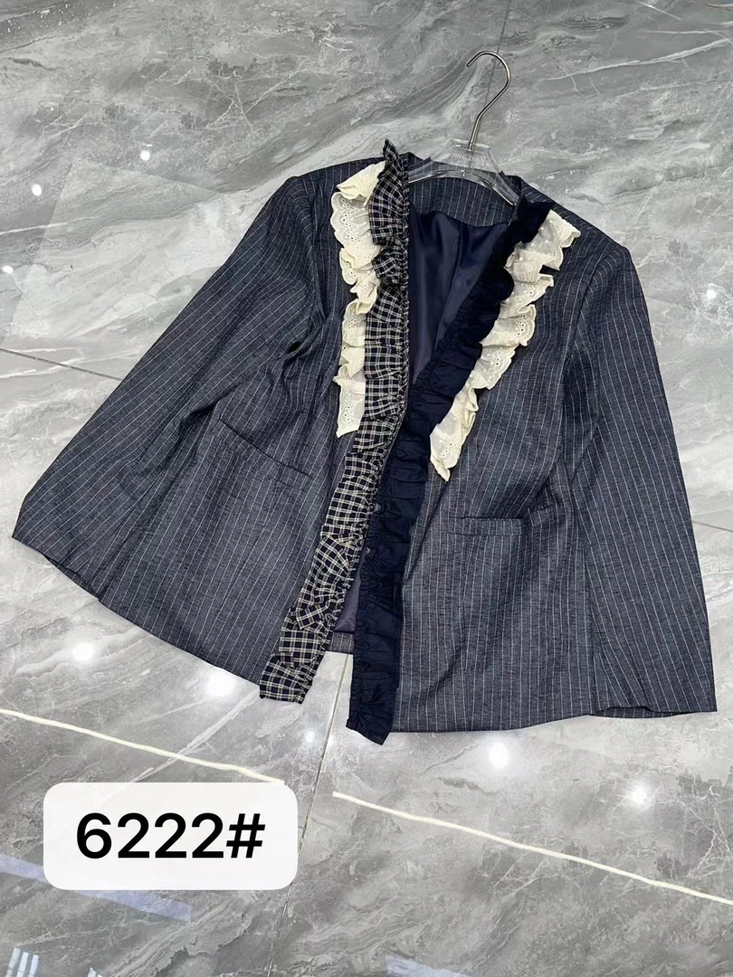 蕾丝拼接法式复古长袖