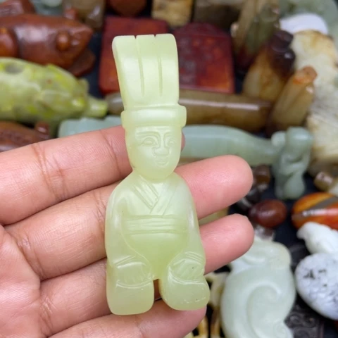 蛇纹石玉未镶嵌颈饰46