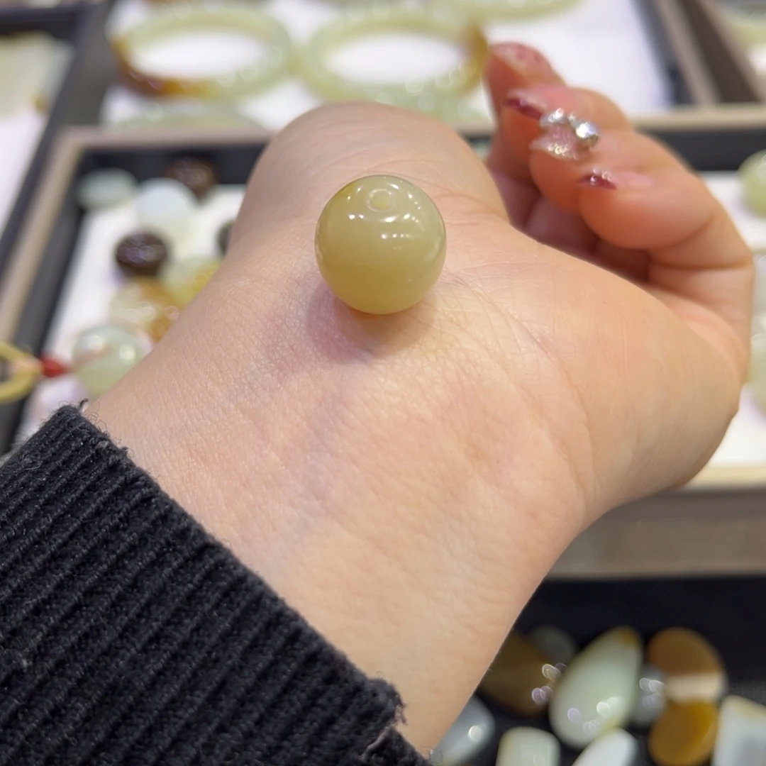 和田玉（糖玉）颈饰未镶嵌彩*轩