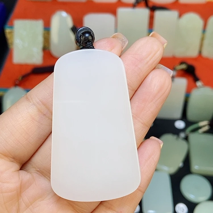 【闪购商品】颈饰未镶嵌和田玉