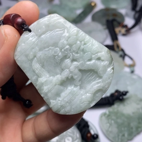 翡翠未镶嵌颈饰翡翠