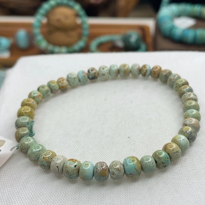 绿松石未镶嵌珠宝