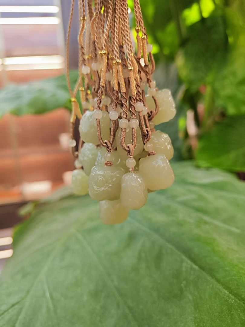 4701和田玉青海料醒狮吊坠 多样性发其一