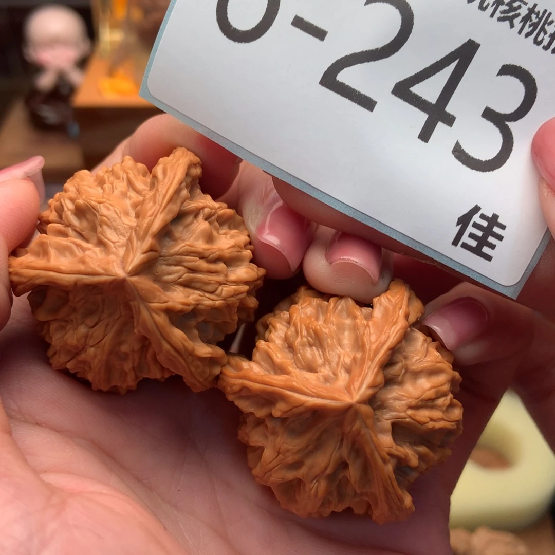 文玩核桃把件38盘山奔