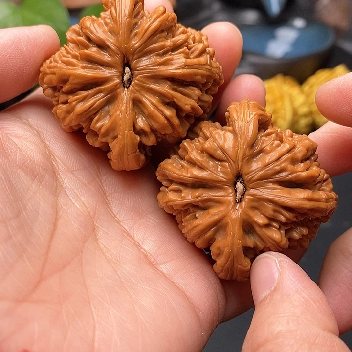 把件文玩核桃虎头王44尺