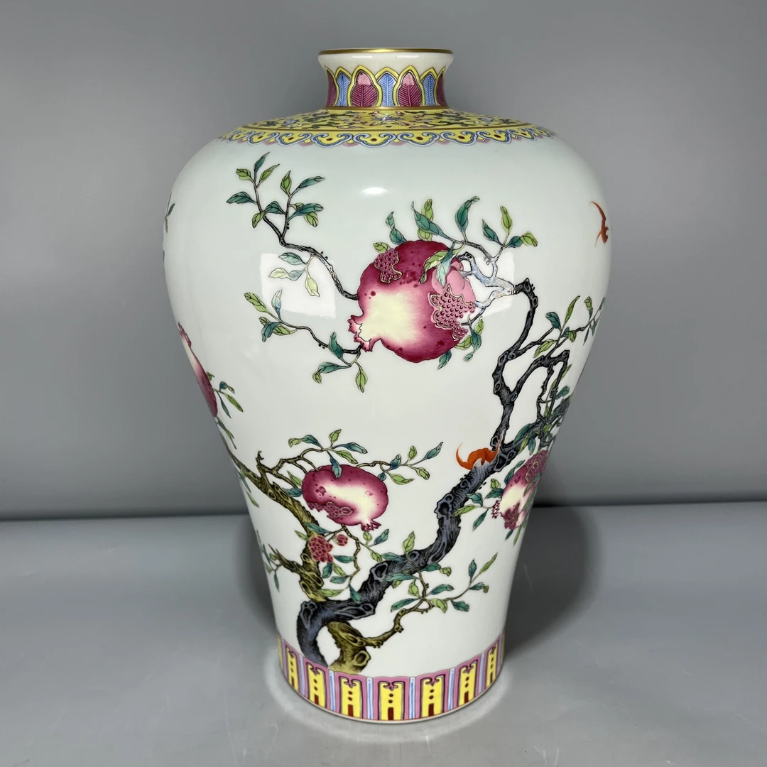 当代仿制 仿古大清雍正年粉彩描金石榴纹梅瓶