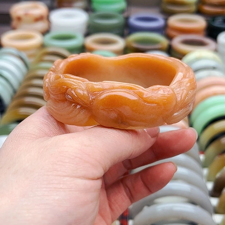 未镶嵌手镯（圆镯）石英质玉