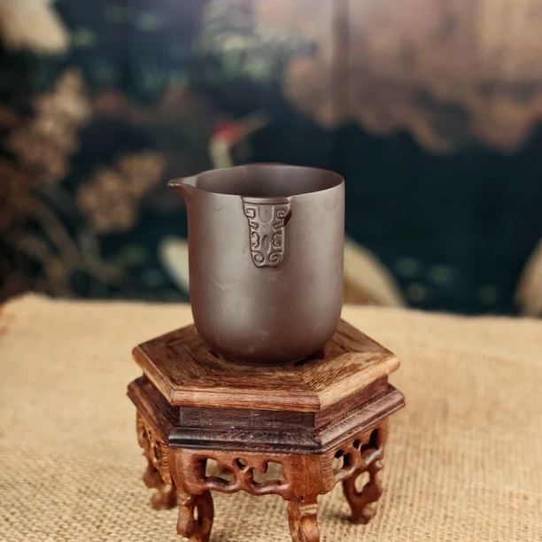 原矿紫泥手抓祥云公道杯（林世科）