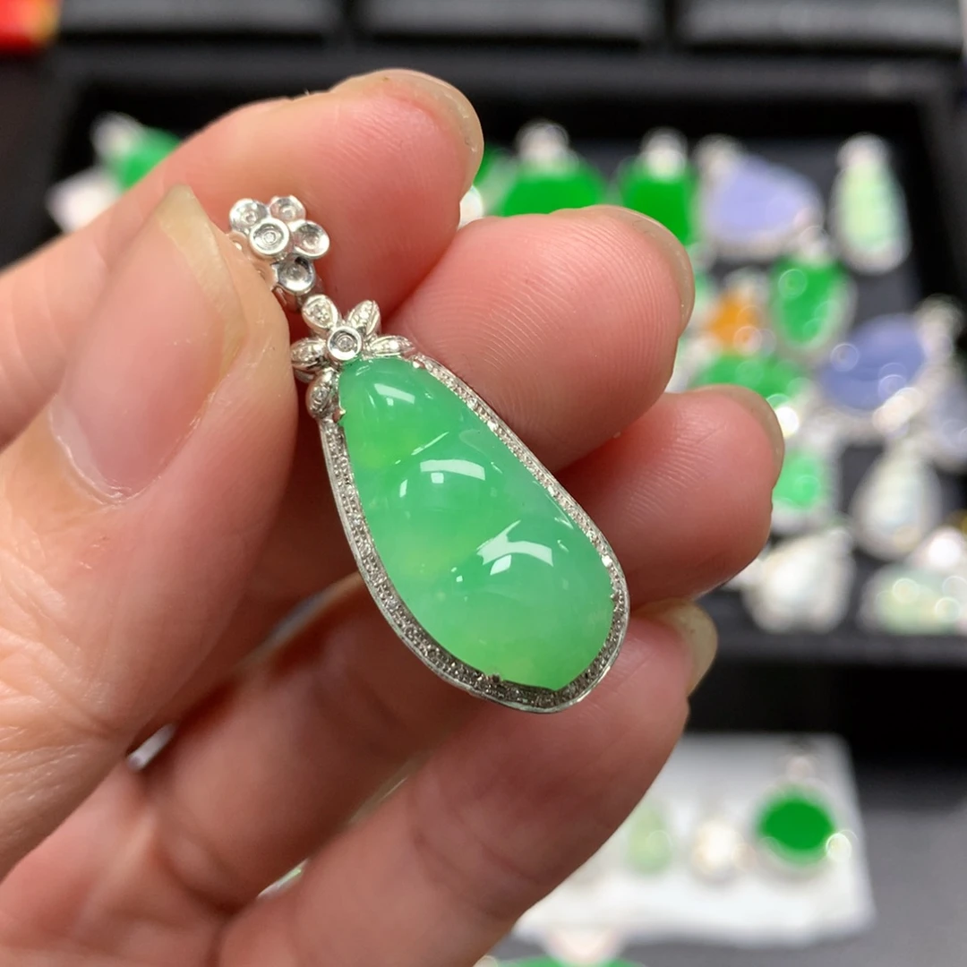 翡翠18K金镶嵌吊坠(不含链)