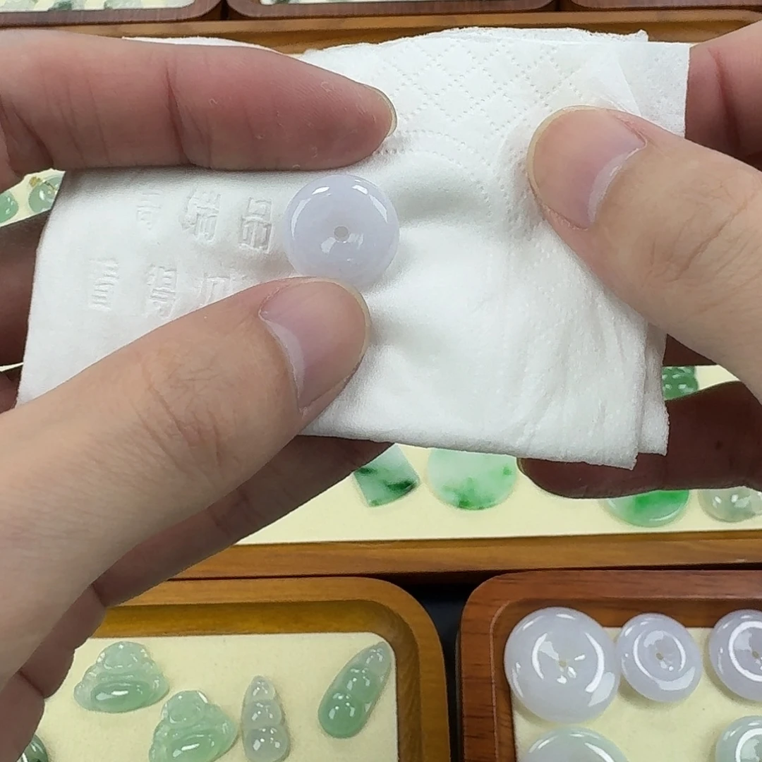 翡翠未镶嵌颈饰紫扣子