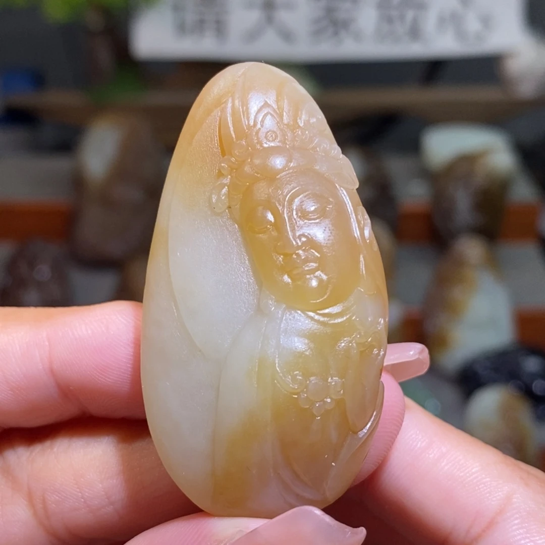 定制和田玉且末糖观音首