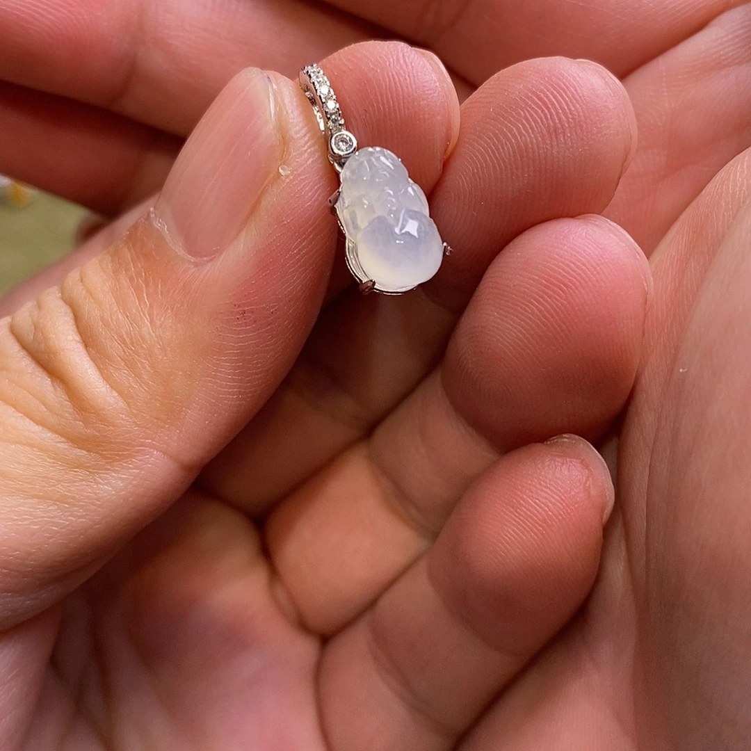 翡翠银S925镶嵌颈饰貔貅