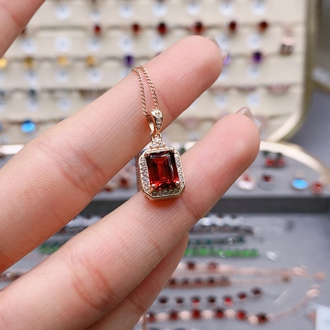 石榴石颈饰银S925镶嵌吊坠