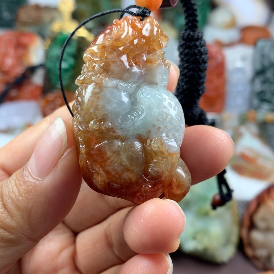 翡翠未镶嵌颈饰挂件