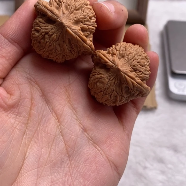 文玩核桃吊坠?****宝泥鳅