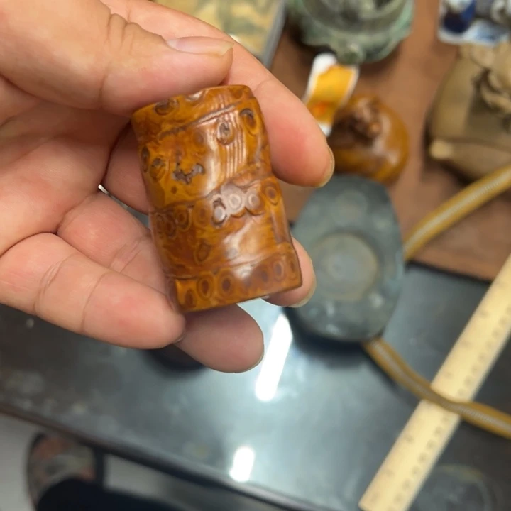 正***哥茶杯里的水是我的最