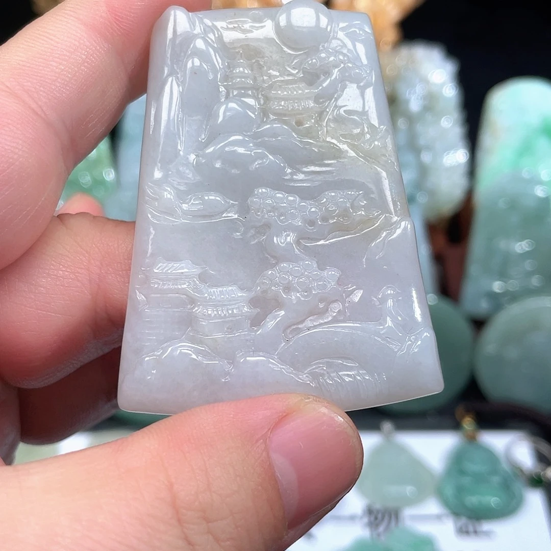 翡翠未镶嵌颈饰山水