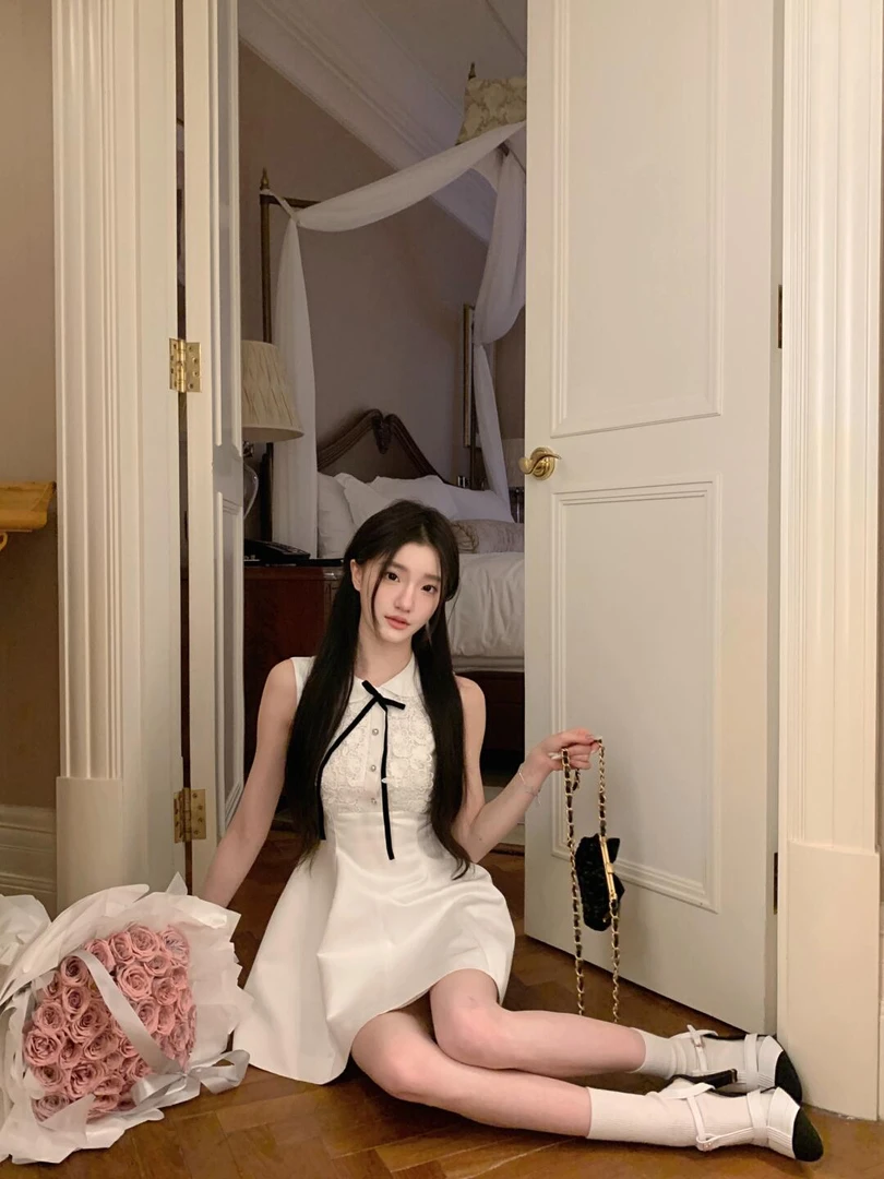 贵气千金 露丝同款立体花朵蕾丝无袖连衣裙气质名媛复古显瘦短裙