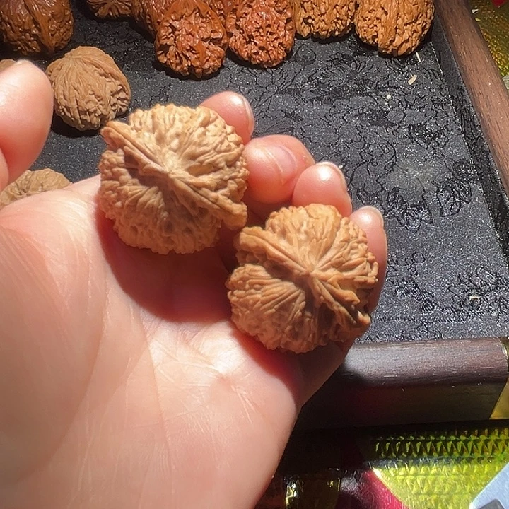 文玩核桃把件球白