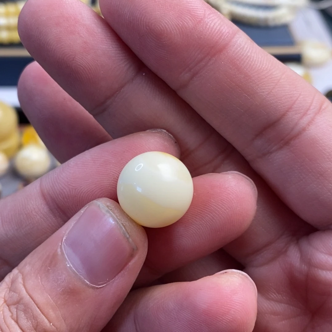 蜜蜡未镶嵌裸石特价微微瑕15.7mm