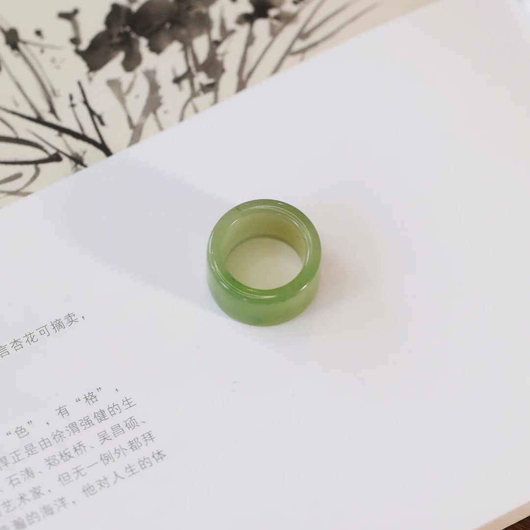 麦麦【曼儿】天然和田玉翠青 扳指 多样性发一