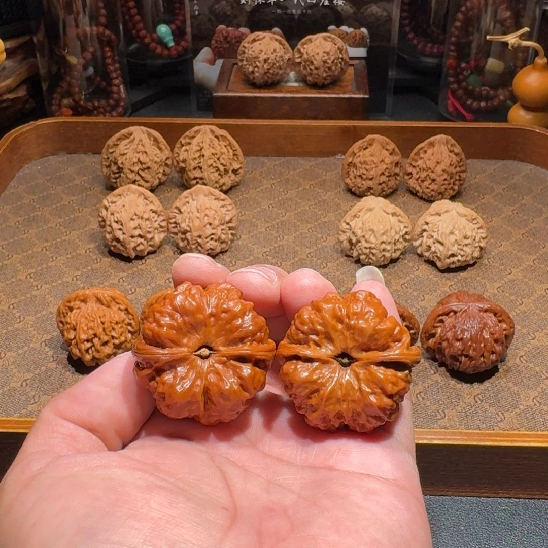 文玩核桃吊坠P**g核桃