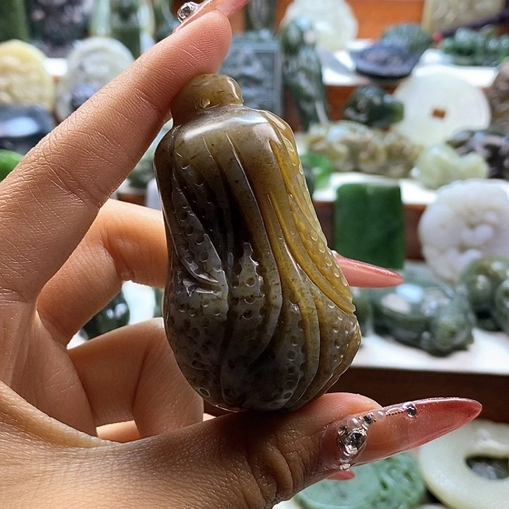 和田玉颈饰未镶嵌微****立