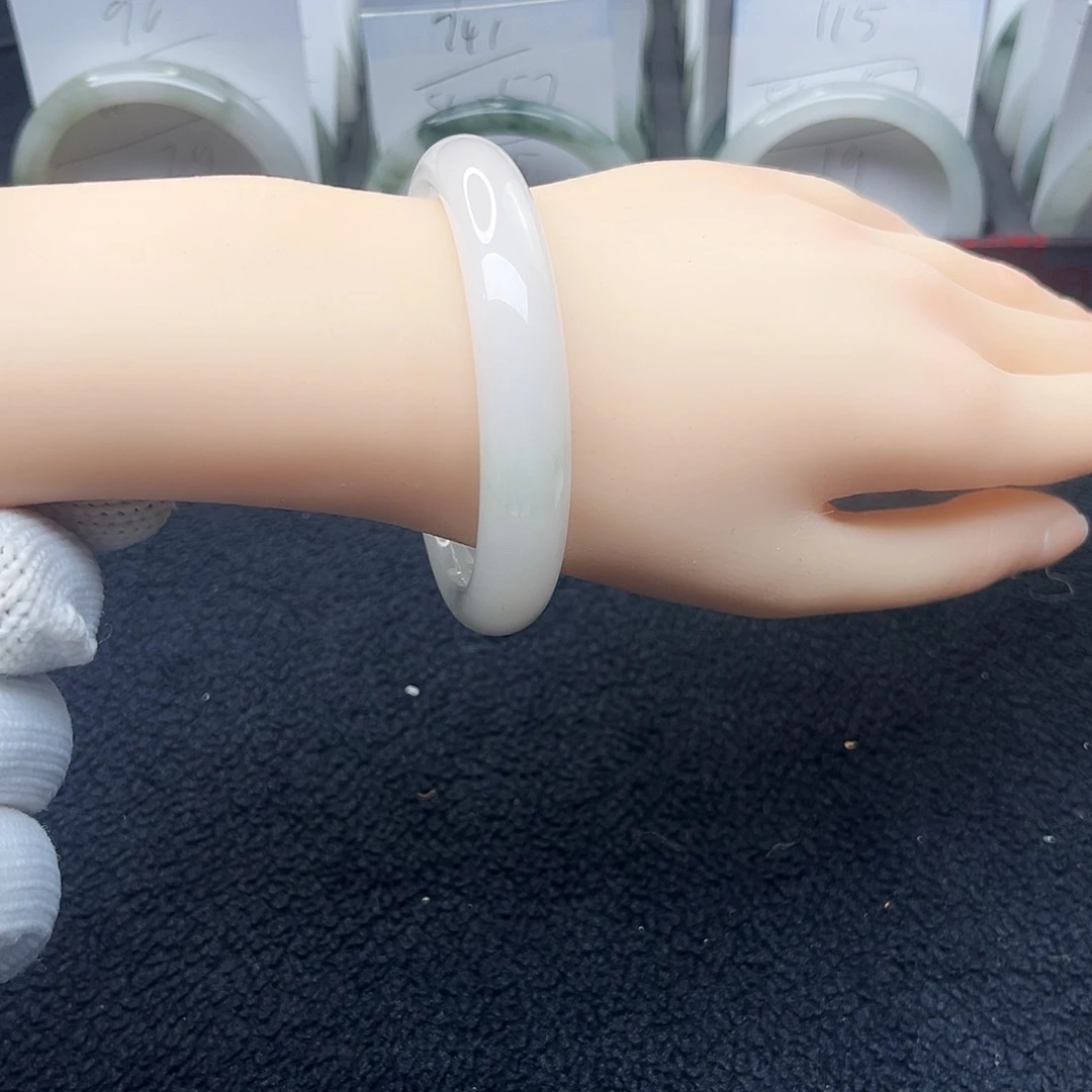 石英质玉未镶嵌手镯130