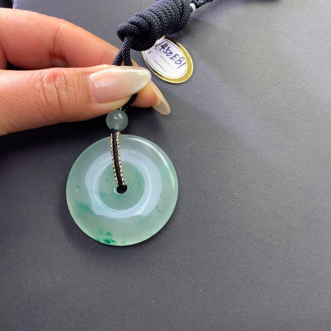 【闪购商品】石英质玉颈饰未镶嵌R****?