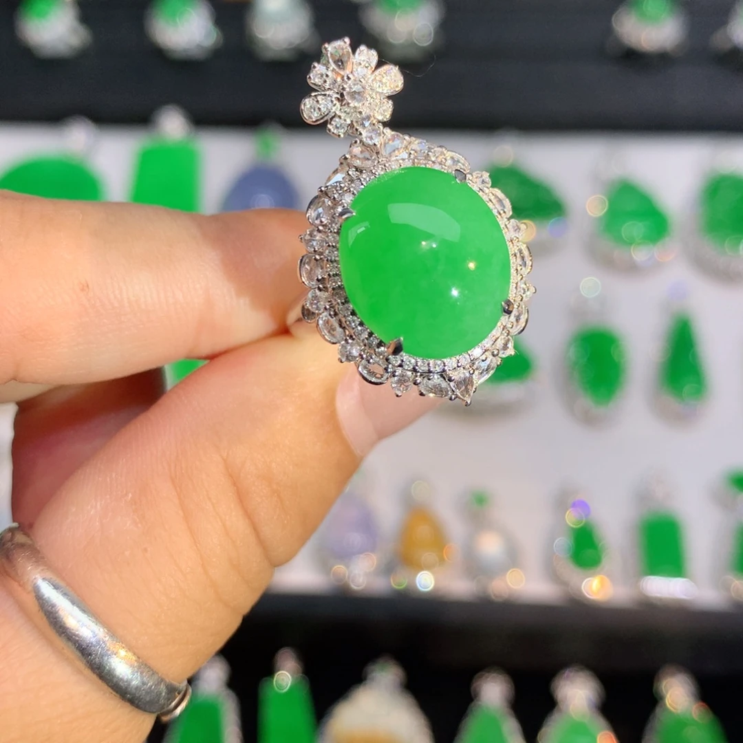 18K金镶嵌戒指翡翠