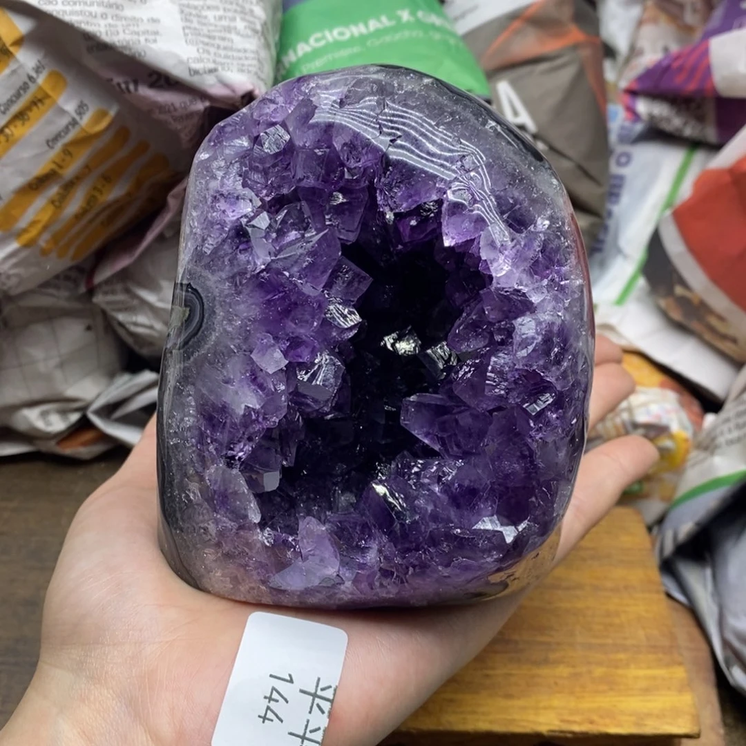 紫晶乌拉圭未镶嵌