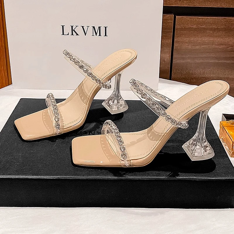 纯色酒杯跟凉鞋2025夏季新款仙女风一字带凉鞋粗跟后空水钻高跟鞋