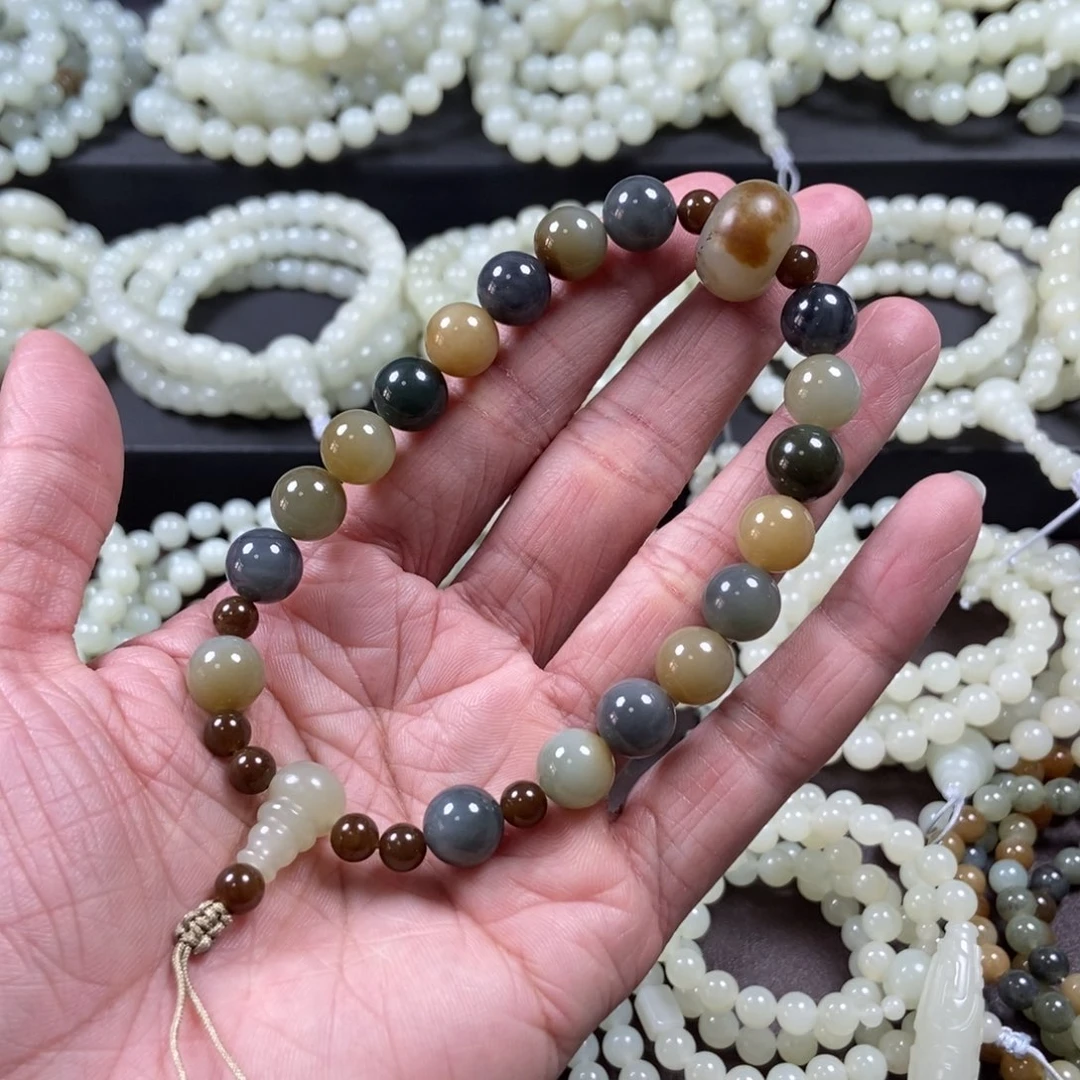 和田玉未镶嵌把件