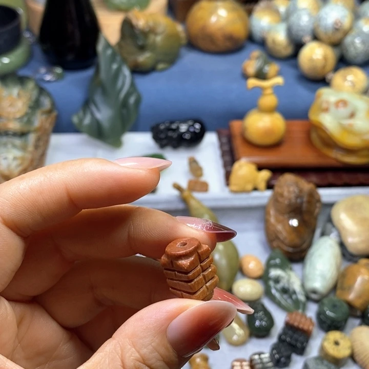 岫岩河磨玉(透闪石质玉)未镶嵌挂件