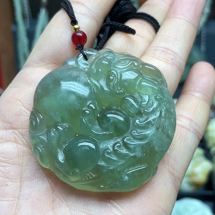 未镶嵌蛇纹石玉颈饰