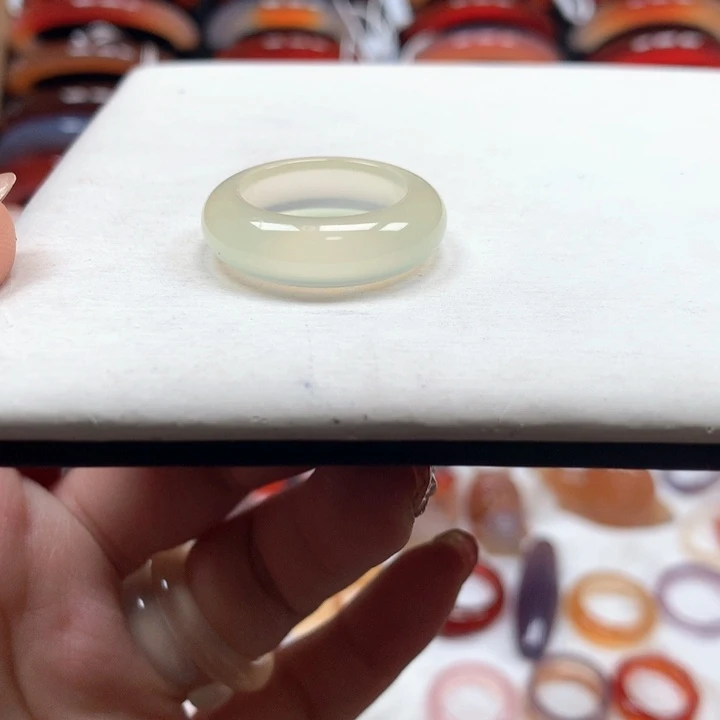 玛瑙/玉髓手镯未镶嵌青****p