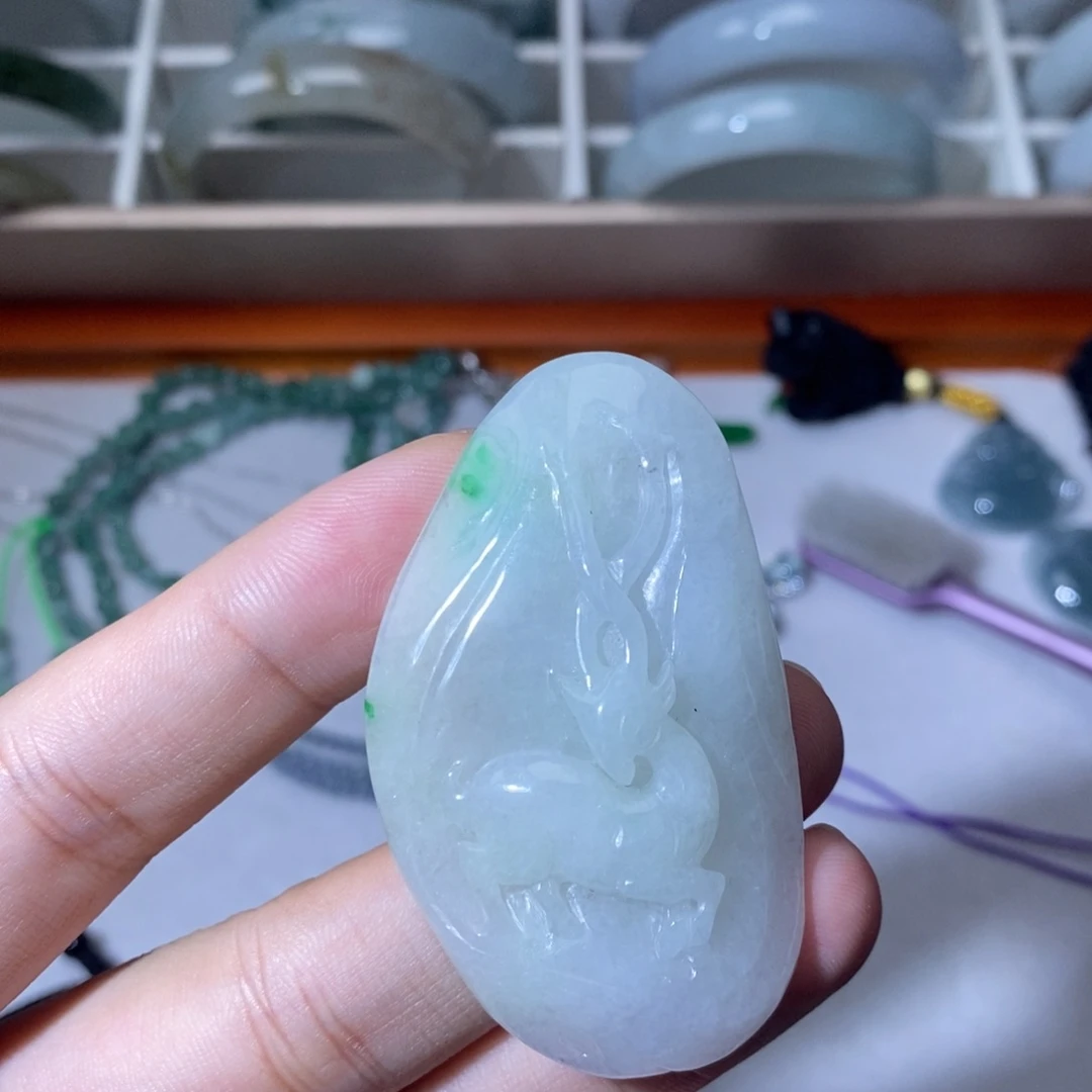颈饰未镶嵌翡翠好