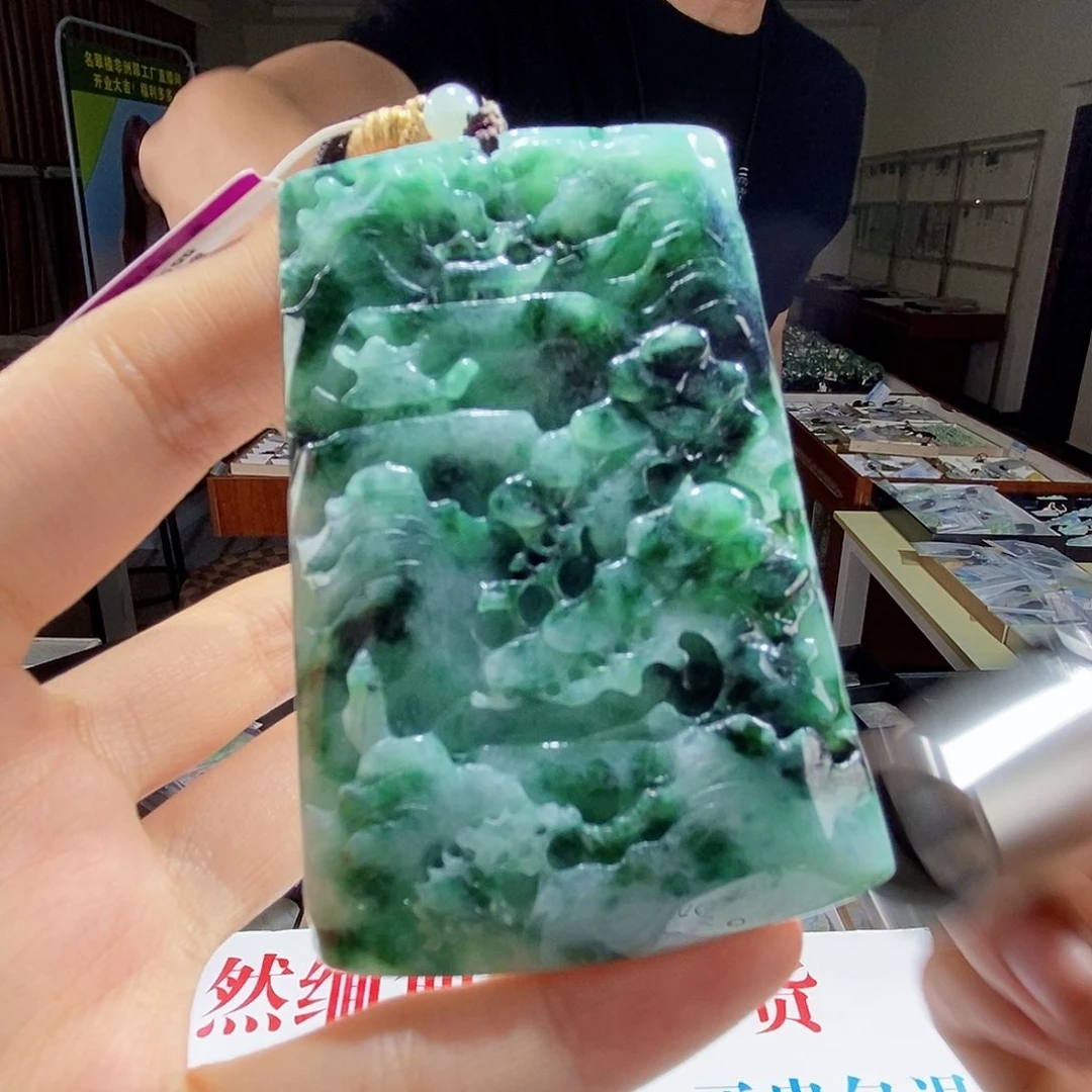 翡翠未镶嵌颈饰翡翠