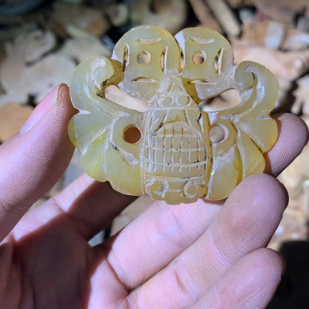 和田玉（糖玉）未镶嵌挂件