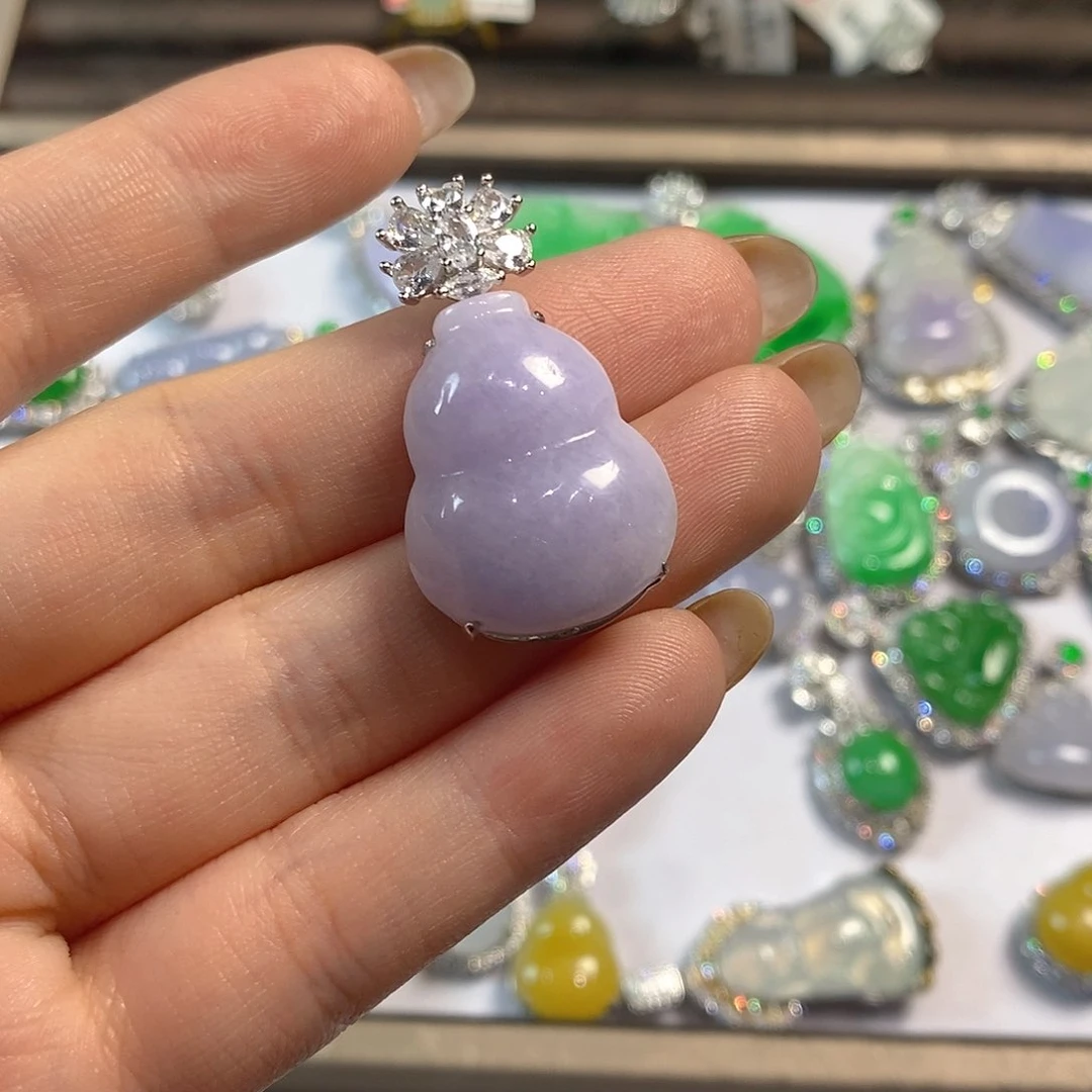 翡翠颈饰银S925镶嵌弯****?天然翡翠