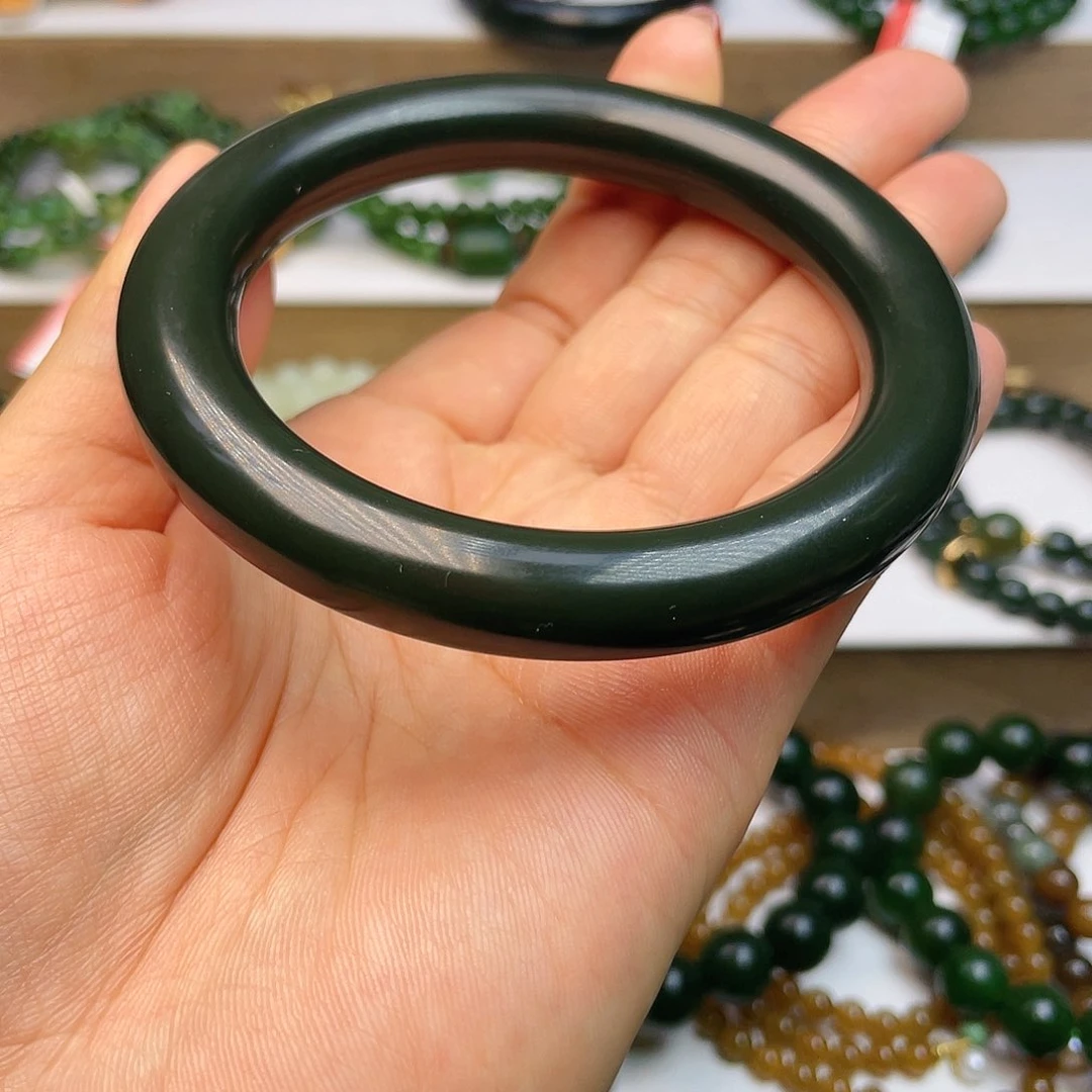 和田玉手镯60 左右未镶嵌