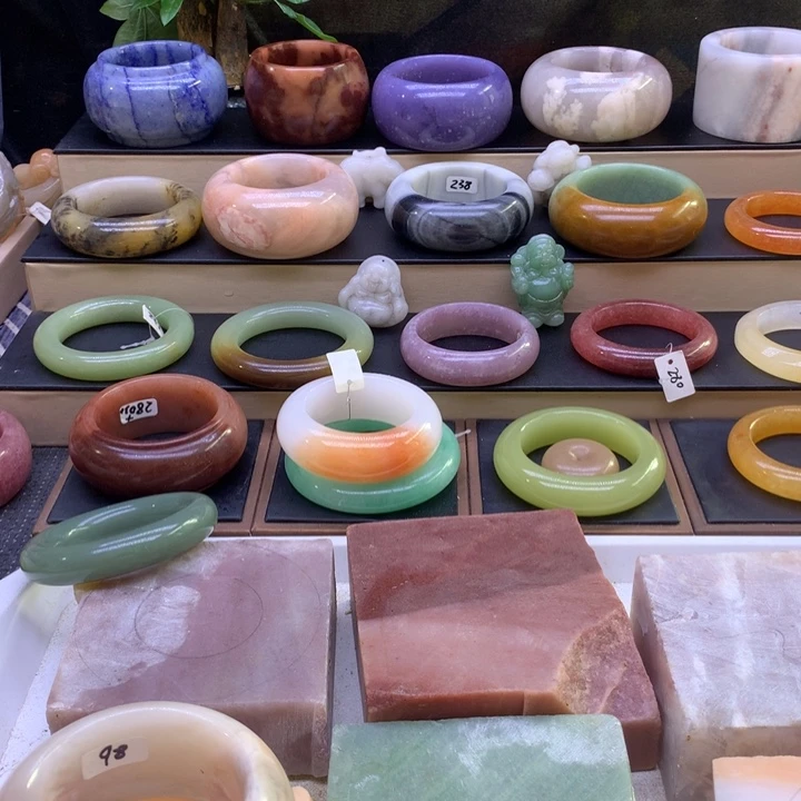 宝***贝石英质玉未镶嵌122344567890