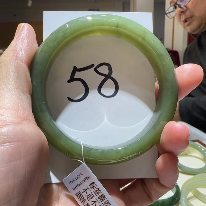 和田玉未镶嵌手镯717