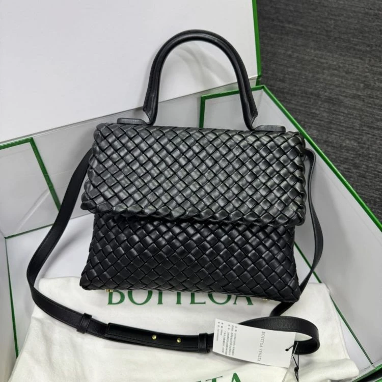 未使用 BOTTEGA VENETA/葆蝶家 单肩包/C8854722609/[251125SWB]