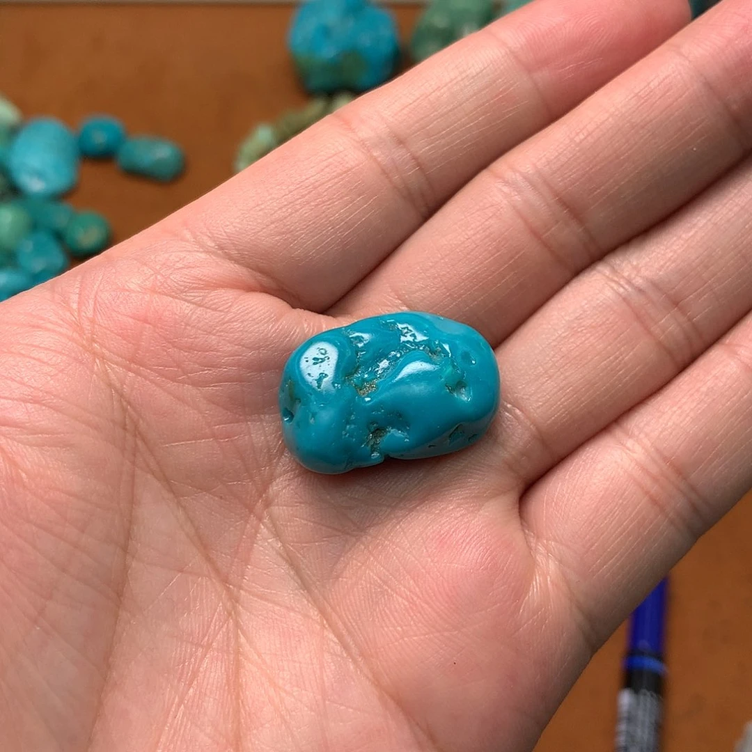 绿松石珠宝奇石未镶嵌张**?