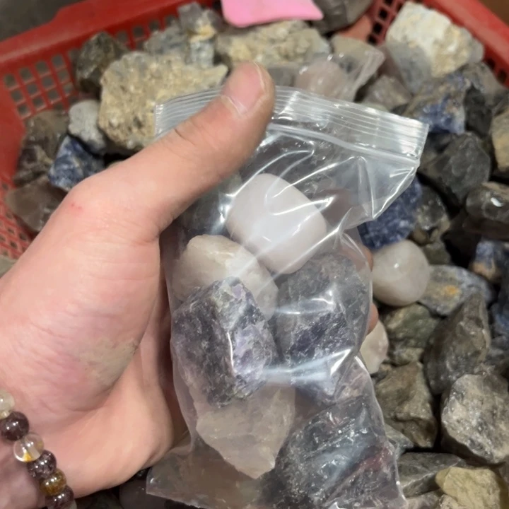 水晶675未镶嵌原石多